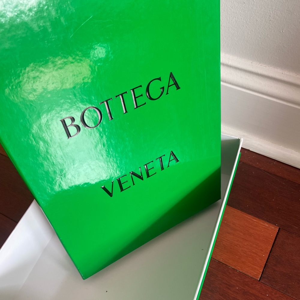 Designer shoe box